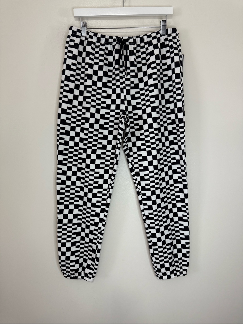 Volcom NWT Black & White Checkerboard Jogger Pants In size medium